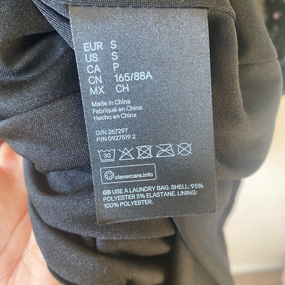 H&M Puff-Sleeved Black Sequin Dress - Picture 8 of 11